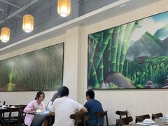 -胡须哥网红竹筒菜