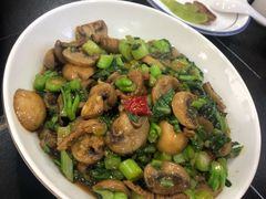 -八张桌子(老店)