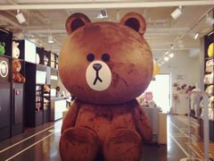 -LINE FRIENDS Garosu-gil Flagship Store