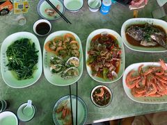 -四川小胡子海鲜(丁村万人海鲜广场店)