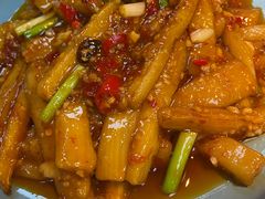 -思博半步颠小酒馆(梦时代店)