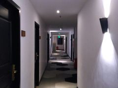 -拖板鞋咖啡旅行酒店(春熙路地铁站店)