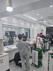 -镁连社·美联社