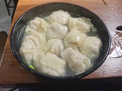 三鲜大馄饨-万寿斋(山阴路店)