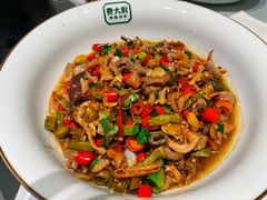 酸辣鸡杂-费大厨辣椒炒肉(黄兴中心广场店)