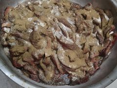 正在腌制的牛肉-刘记大牧民牛肉干超市