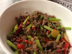 小炒黄牛肉-新李记 · 口味菜馆(南郊公园店)