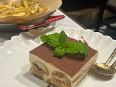 -静香HOUSE·全时段融合餐厅(七星欢乐颂店)