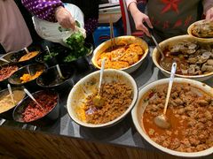-爆炸头阿姨小四川正宗川味小吃(无任何分店)