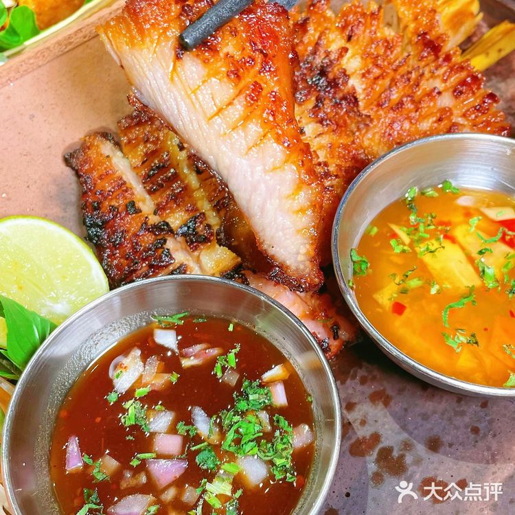 来北京路必打卡的新加坡料理|肥豚肉骨茶