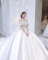 -Lady  Jane高端婚纱礼服馆