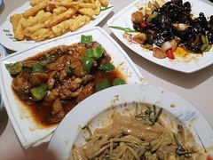 -老码头黑皮肘子锅包肉(赣水路店)