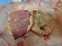 帕斯雀牛肉贝果-Tims天好咖啡(河西万象城店)
