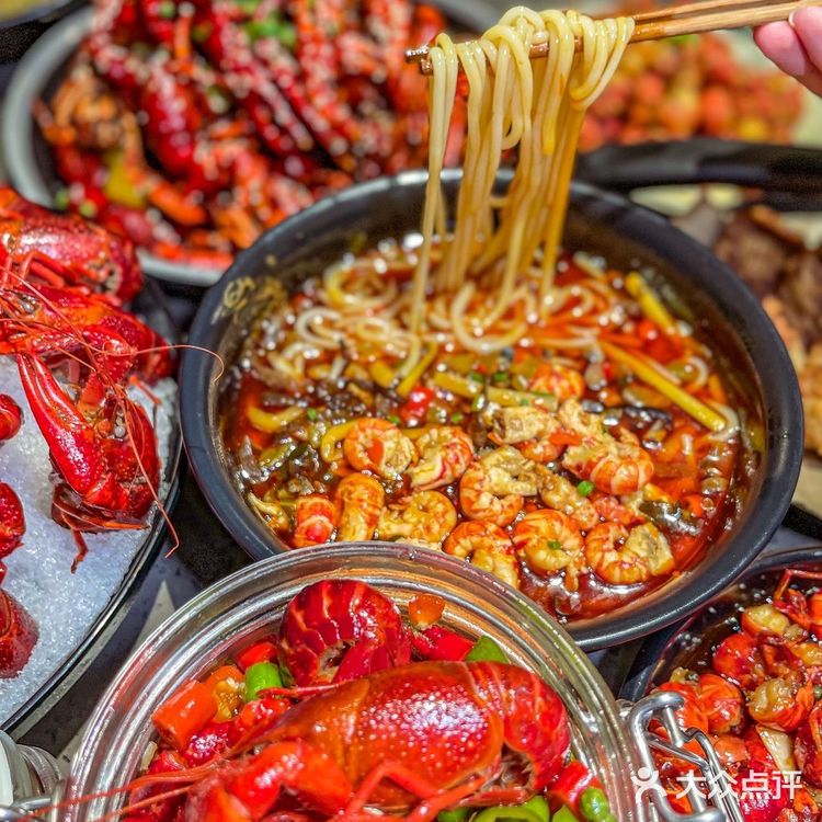 武汉｜想一百个夏天文案，都不及一顿小龙虾💗