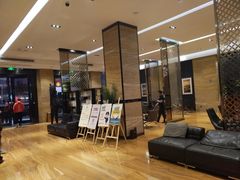 -武汉光谷广场杨家湾地铁站怡程酒店