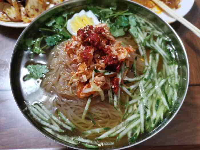 打分 冷面辣菜都不错,就是离我家太远了