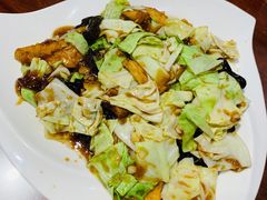 木耳白菜爆豆腐-恩宏德餐馆(平山道店)