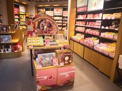 零售区-良品铺子(五角场万达店)