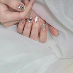 -悦指间美甲美睫美肤