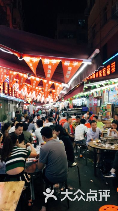 夜來香海鮮燒烤大排檔臺東路一條街的排擋圖片 - 第30張