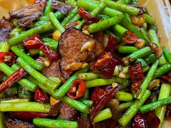 蒜苔炒腊肉-苗湘食府(十年店)