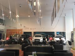 -弘仁宝佳比亚迪4S店(宝山旗舰店)