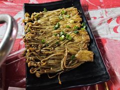 -老街烧烤大排档·地道湖北菜·龙虾馆(汉口火车站店)