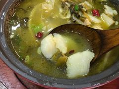 -周鱼小馆石锅酸菜鱼(活力汇店)