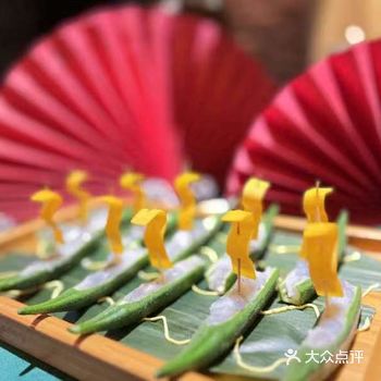 美得不要不要的！地址：景龙轩湖畔火锅 湖畔美食