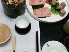 -红鼎豆捞·非遗鲍皇汤火锅(宝丰路店)