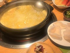-一朵菌·野生菌探索家火锅(南亚店)