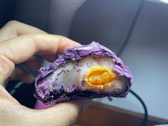 紫薯蛋黄酥-纯坊佳哥手作(江汉路店)