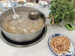 -朴小妹人参鸡汤火锅(长白山万达店)