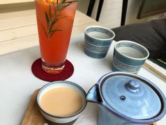 -彳亍咖啡·这里(水湾路店)