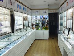 -翰佐蔡司小乐圆·依视路星趣控·暴龙眼镜折扣店