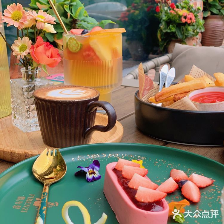 深圳首家氛围感超赞的中世纪古堡鲜花餐厅