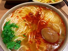 -亮亮面馆(经六路店)