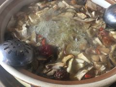 野生菌火锅中锅-菌根香