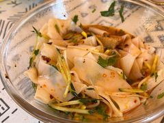 -满格嗦新疆椒麻鸡火锅.炒米粉(川大江安校区店)
