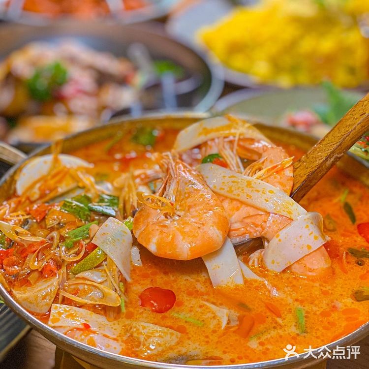 🌴氛围感绝佳的露营风东南亚餐厅,冬阴功太好恰了~