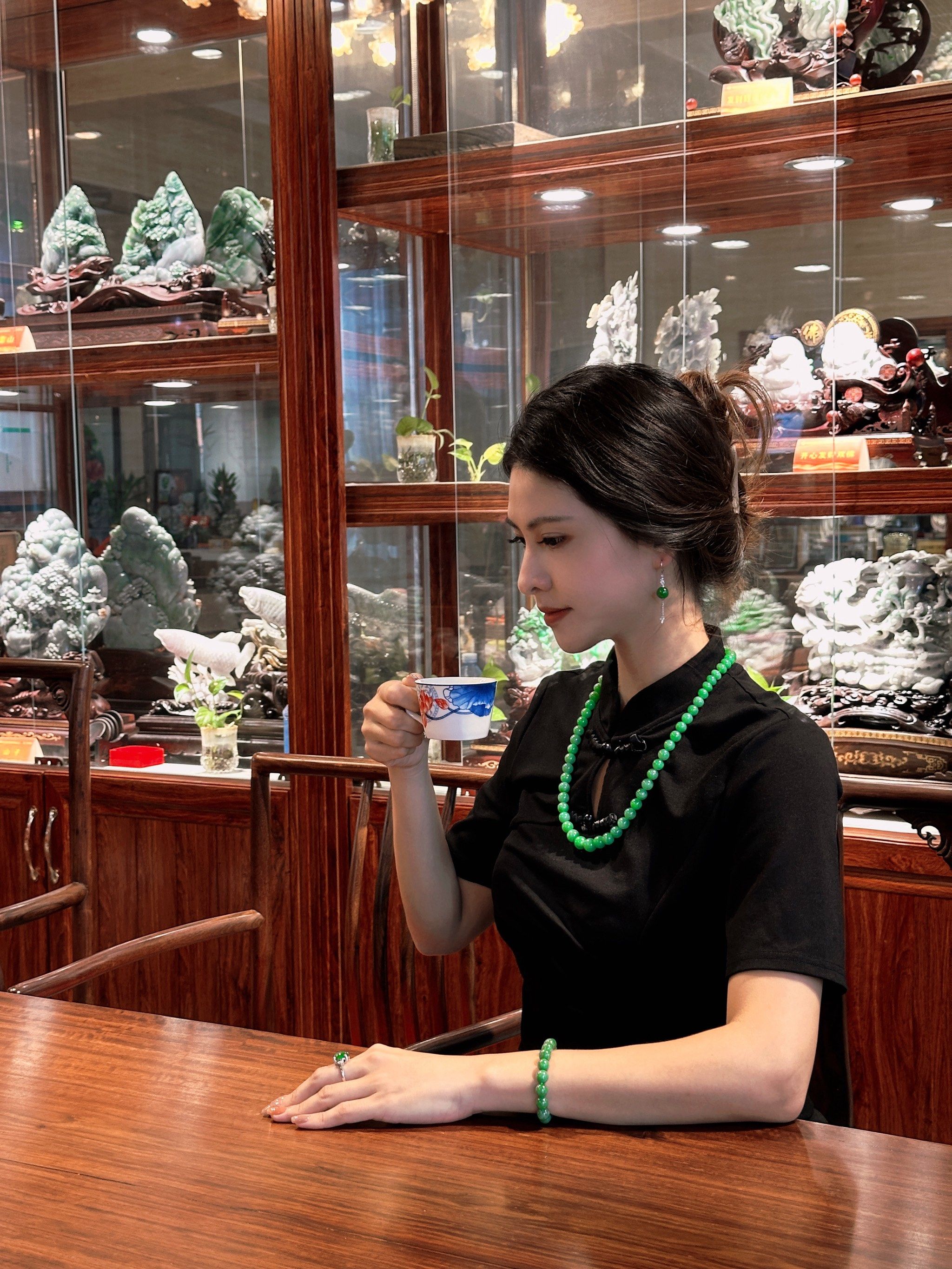 藏不住了家人们💚谁能抵挡住这套翡翠的诱惑