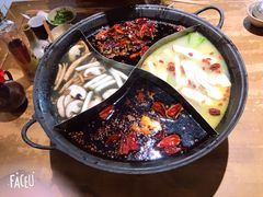 -白乐天毛肚火锅馆(解放碑店)