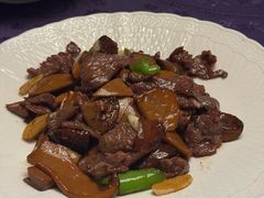 牛肝菌炒黄牛肉-惠食佳·朱雀(东方商厦店)