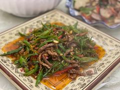 青椒牦肉丝-聚福源·特色川菜馆·烤羊排