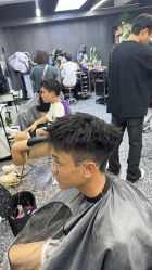 -藤野造型专业烫染接发