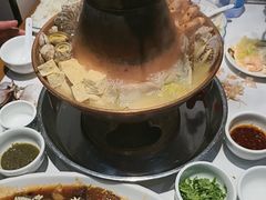 -一口猪海鲜浑锅·东北家常菜