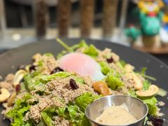 水波蛋金枪鱼沙拉-January.co壹月咖啡(国民店)