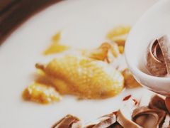 -粤小煲鲜汤猪肚鸡(丹尼斯二天地店)