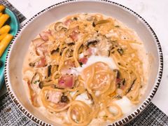 奶油汁培根溏心蛋意面-Future&Kitchen