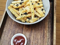 黑松露芝士薯条-沏点Trattoria意大利餐厅(新街口店)